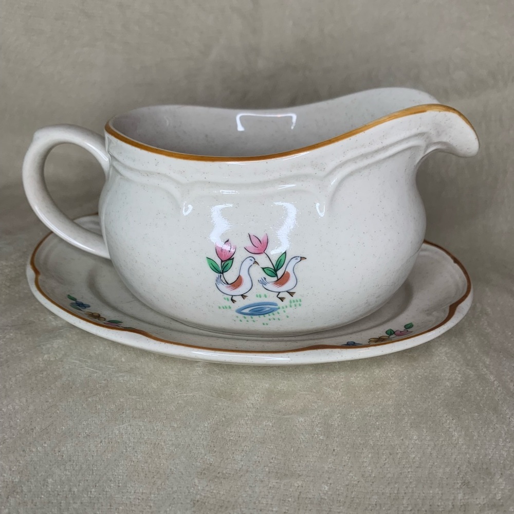 International China "Heartland" Stoneware Gravy Sauce Boat…